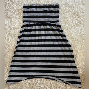 Strapless striped dress